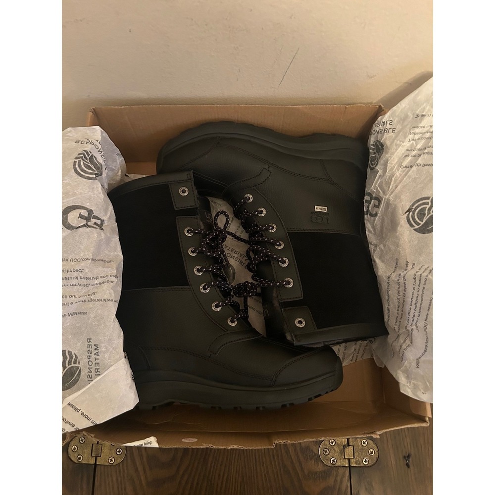 UGG ZAYLEE Black Charcoal Boots Women's Size 8